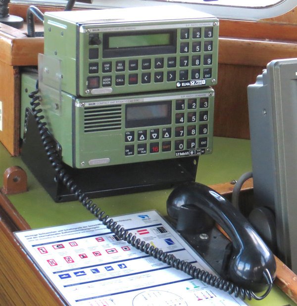 SAILOR - VHF DSC A - GMDSS A1 - Komplette Anlage aus Berufschifffahrt