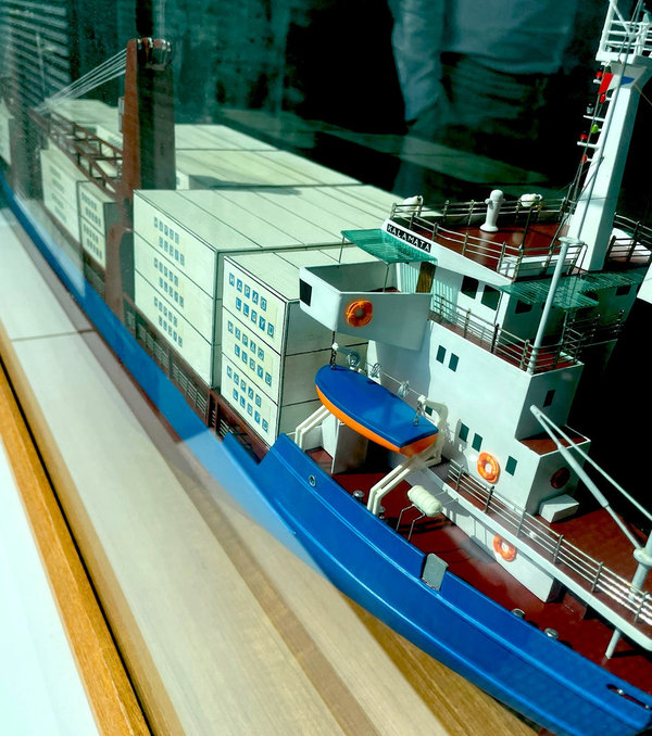 Reederei Schiffsmodell "Kalamata"